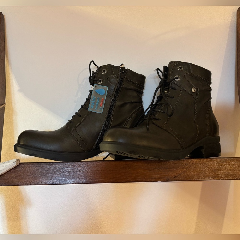 Wolky Cactus Leather Ankle Boots